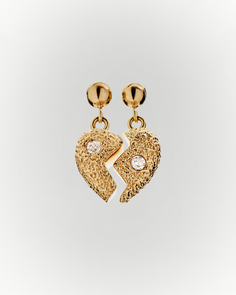 Two-piece heart charm with texture and zirconia to personalize necklace or bracelet