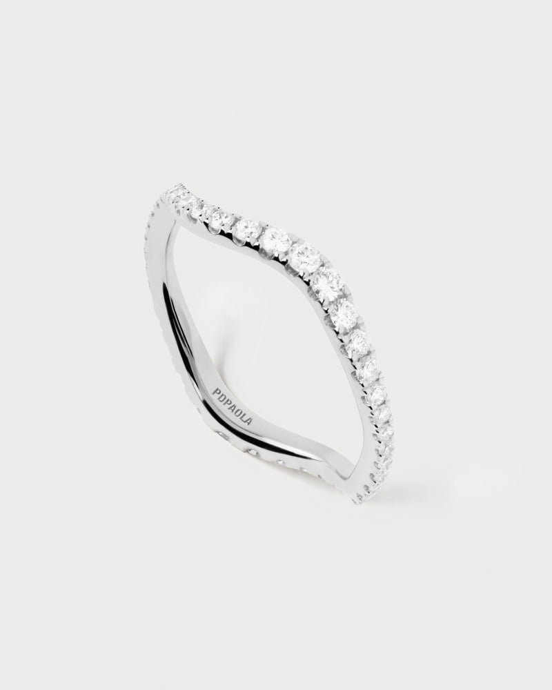 Fluid eternity ring in 18K white gold with an undulating band accented with lab-grown diamonds