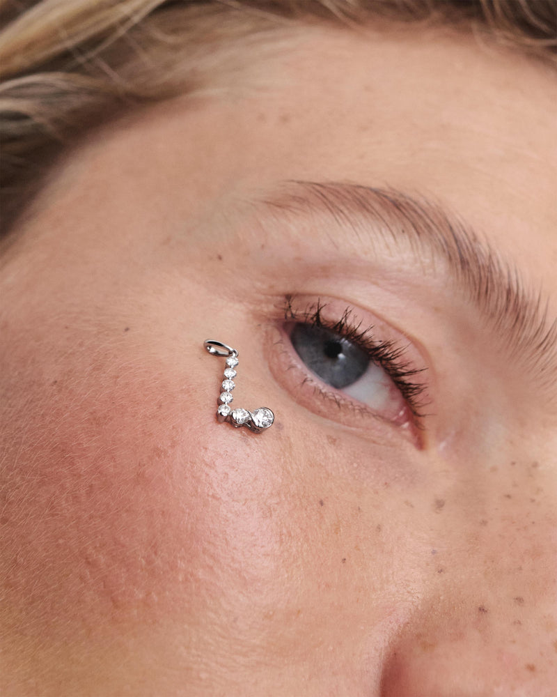 Diamonds and white gold L initial pendant - 
  
    18K White gold / Rhodium silver plating
  
