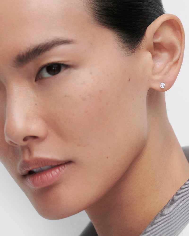 Diamonds and white gold Delia stud earrings - 
  
    18K White gold / Rhodium silver plating
  
