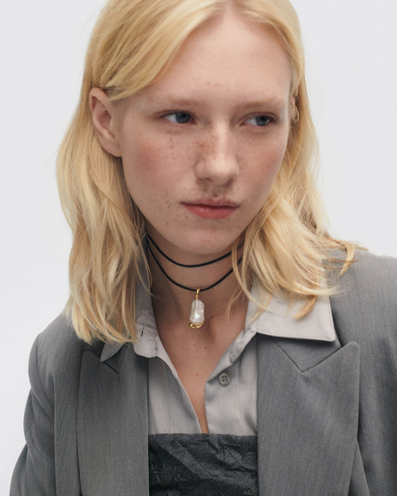 La perla pendant - 
  
    Sterling Silver / 18K Gold plating
  
