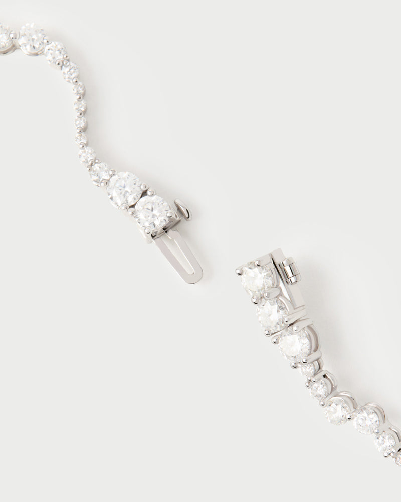 Diamonds and white gold Venus bracelet - 
  
    18K White gold / Rhodium silver plating
  
