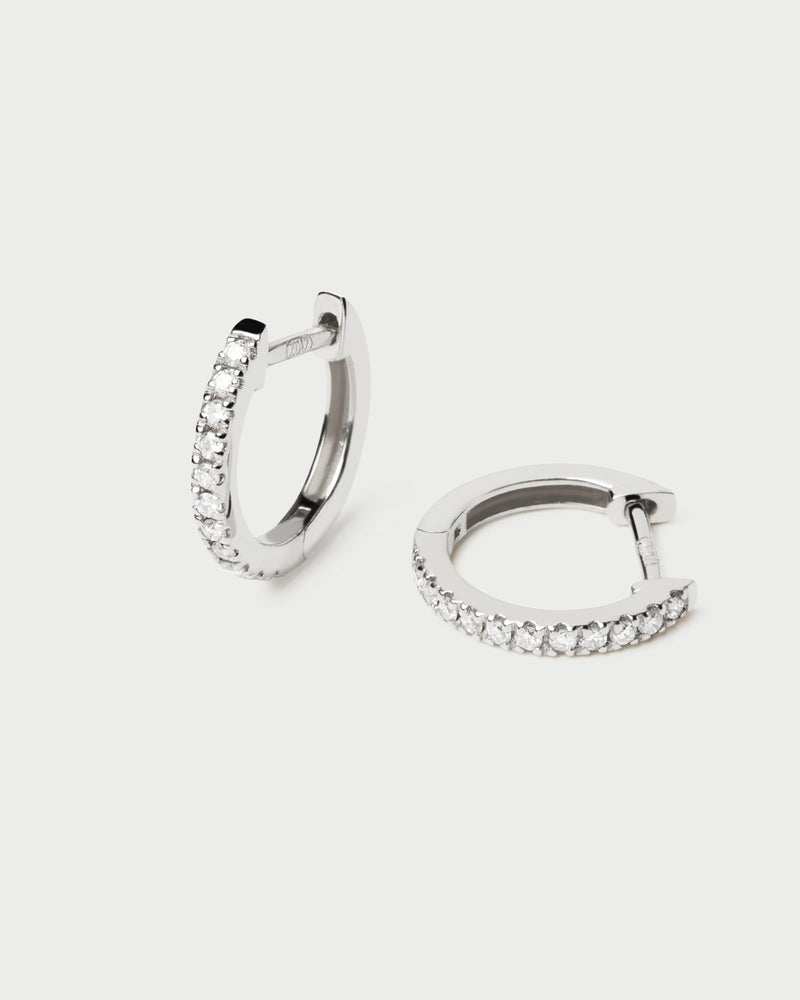 Small 18K white gold hoop earrings, set with lab-grown diamonds of 0.18 carats in total